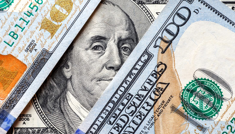 Dólar inicia jornada con caída parcial de $15 en medio de alzas del cobre y datos inflacionarios de EE.UU